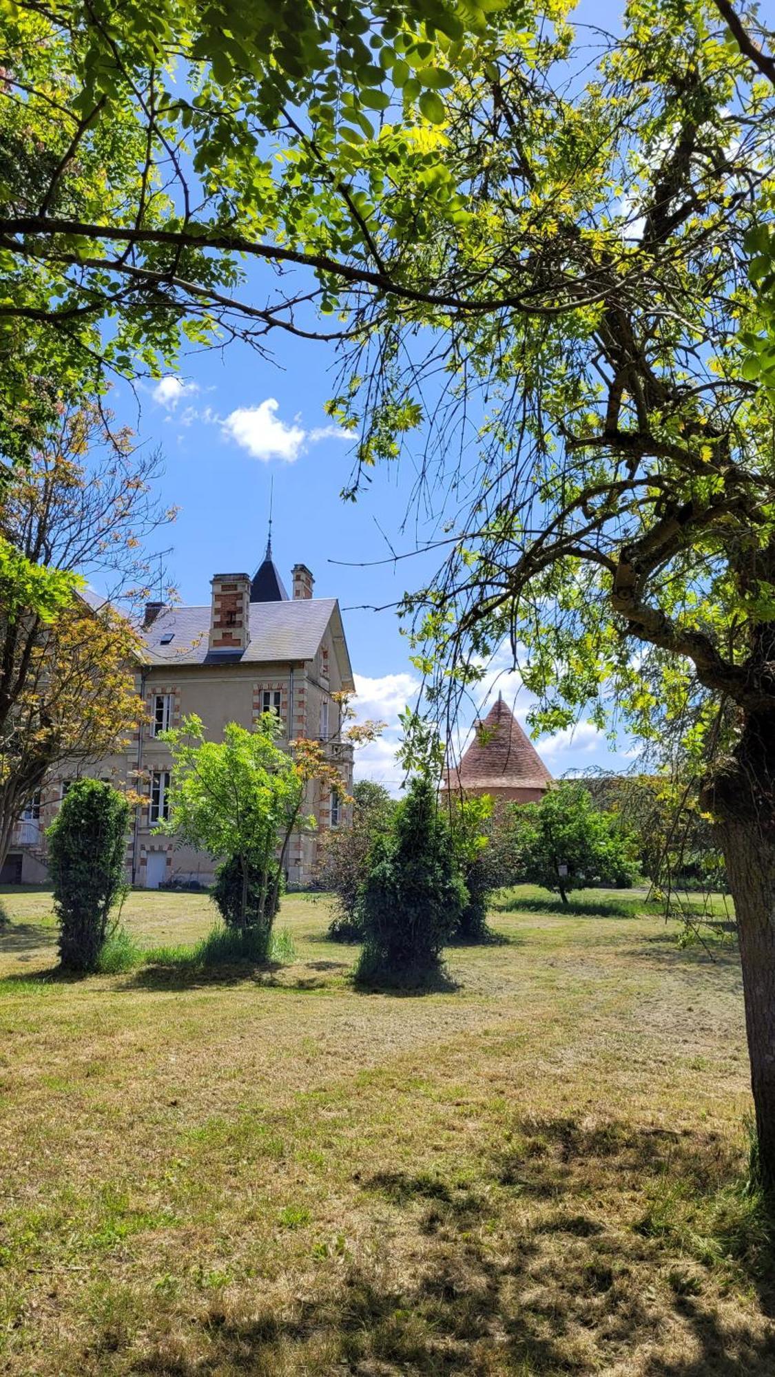 Villa Saint Pierre La Trimouille Buitenkant foto
